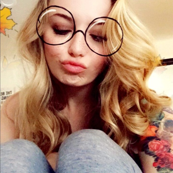 Meet your Posher, Allison - Picture 2 of 3